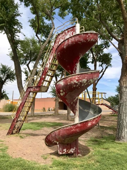 L1015 1980s.jpg
