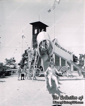 Holidayland4