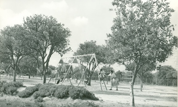 Disneyland Hotel Ca 1958 2
